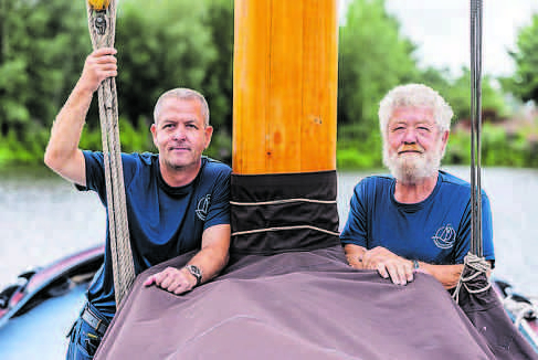Skûtsje vol vaders en zonen | It Skûtsje fan Drachten