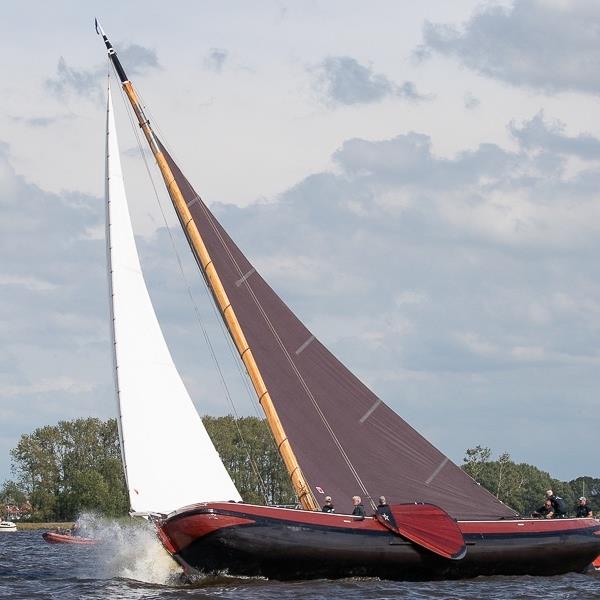 Jeroen Pietersma kan prachtige start niet verzilveren | It Skûtsje fan Drachten