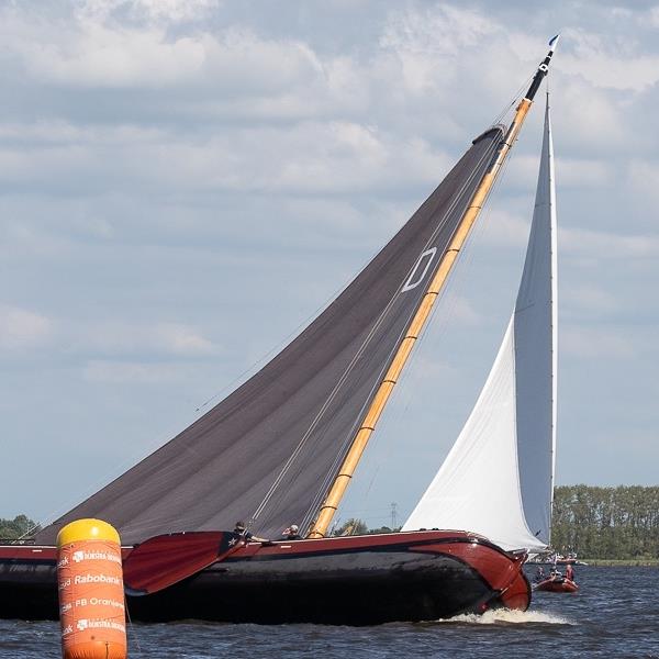 Jeroen Pietersma kan prachtige start niet verzilveren | It Skûtsje fan Drachten