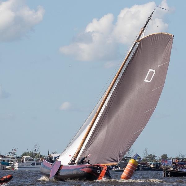 Jeroen Pietersma kan prachtige start niet verzilveren | It Skûtsje fan Drachten