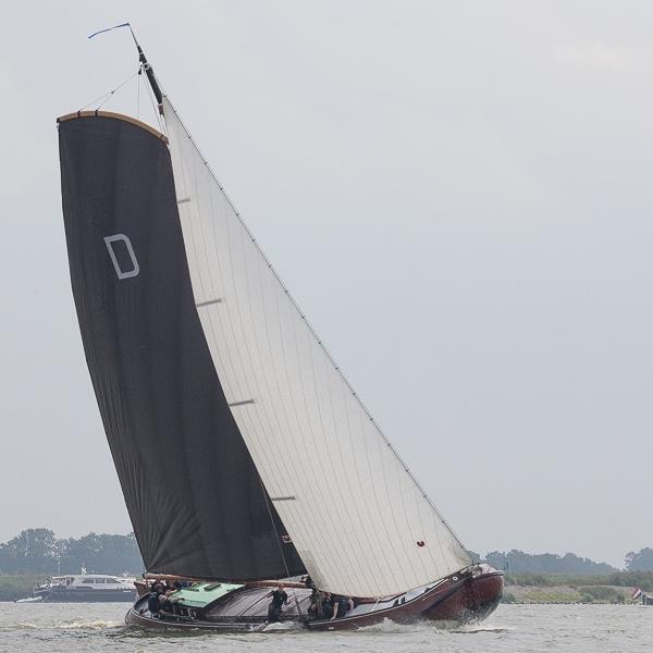 Tiende race dit kampioenschap levert Jeroen Pietersma veertien punten op | It Skûtsje fan Drachten