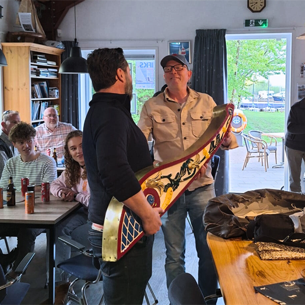 Een waardig afscheid voor Jeroen | It Skûtsje fan Drachten