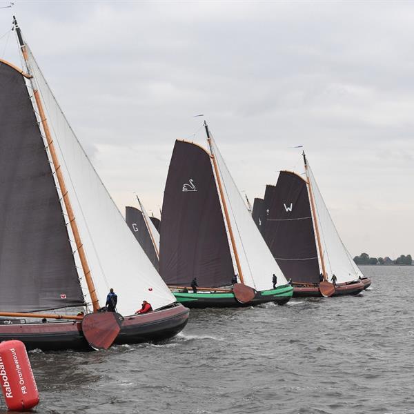 Sprintwedstrijden op de Fluessen | It Skûtsje fan Drachten