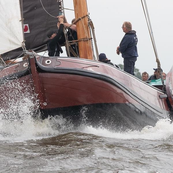 Spannende race op het Heegermeer | It Skûtsje fan Drachten