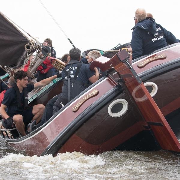 Spannende race op het Heegermeer | It Skûtsje fan Drachten