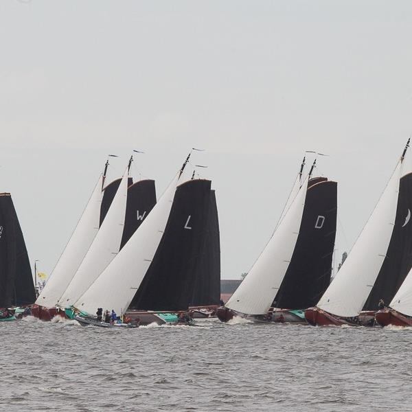Spannende race op het Heegermeer | It Skûtsje fan Drachten