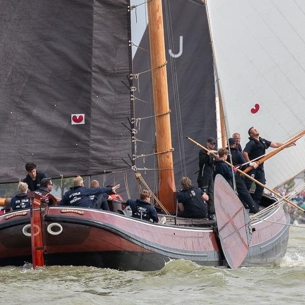 It Skûtsje fan Drachten tiende in Lemster Baai | It Skûtsje fan Drachten
