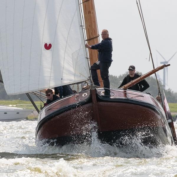 It Skûtsje fan Drachten tiende in Lemster Baai | It Skûtsje fan Drachten