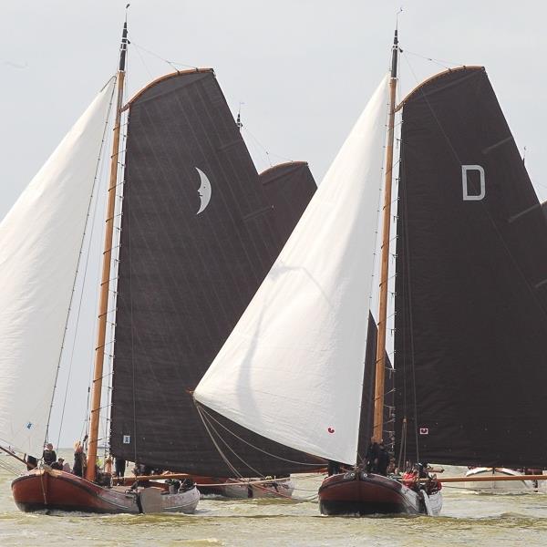 It Skûtsje fan Drachten tiende in Lemster Baai | It Skûtsje fan Drachten