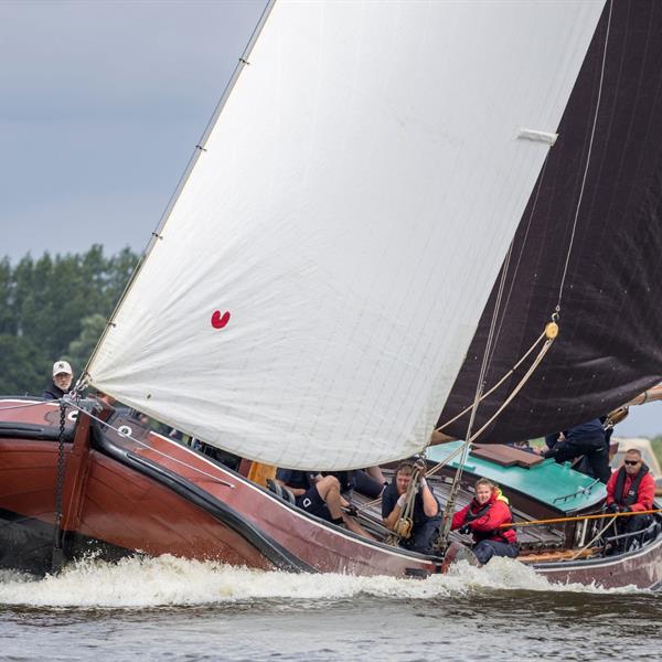 Wat een mooie start in Grou! | It Skûtsje fan Drachten