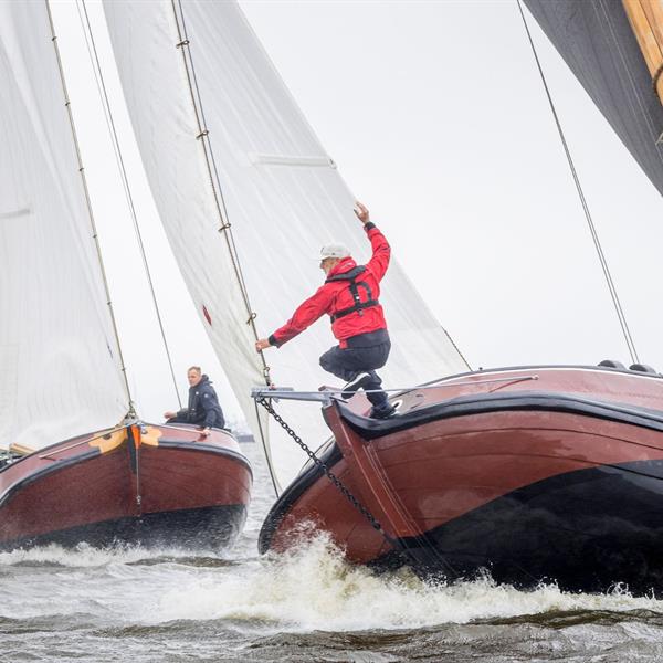 Sterke opmars, lastig slot op de Snitser Mar | It Skûtsje fan Drachten