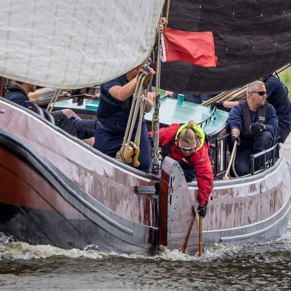 Sterk begonnen, zuur einde op de Langwarder Wielen | It Skûtsje fan Drachten