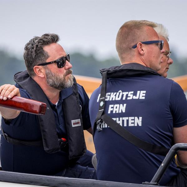 Sterk begonnen, zuur einde op de Langwarder Wielen | It Skûtsje fan Drachten
