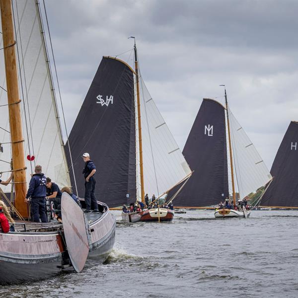 Sterk begonnen, zuur einde op de Langwarder Wielen | It Skûtsje fan Drachten