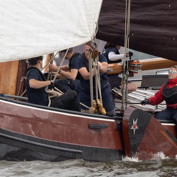 Sterk begonnen, zuur einde op de Langwarder Wielen | It Skûtsje fan Drachten