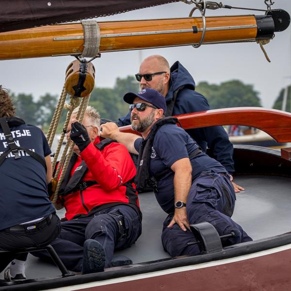 Mooie wedstrijd op de Hegemer Mar | It Skûtsje fan Drachten