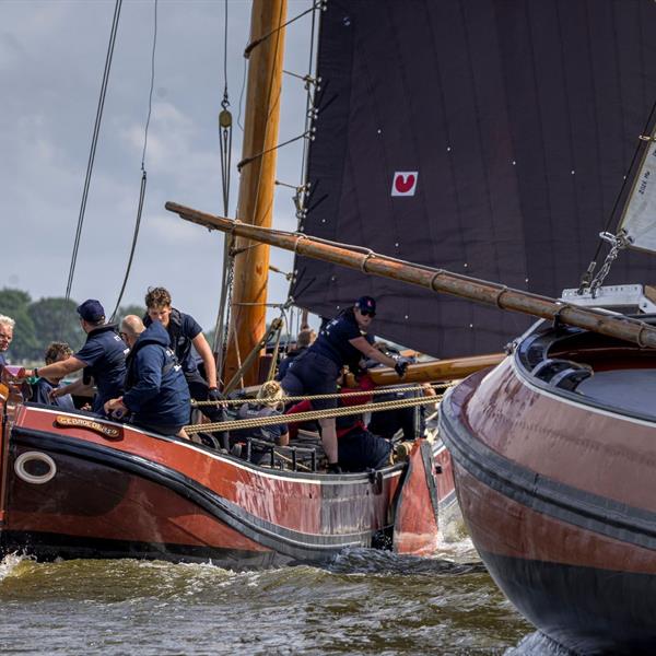 Mooie wedstrijd op de Hegemer Mar | It Skûtsje fan Drachten