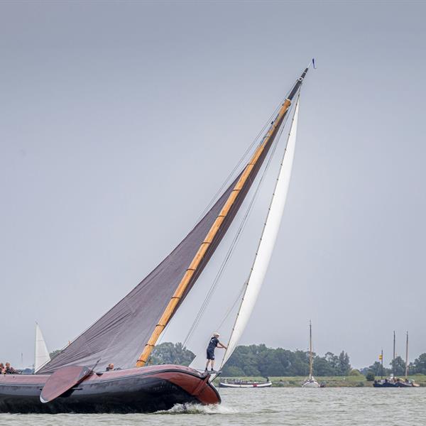 Veel strijd in de Lemster baai | It Skûtsje fan Drachten