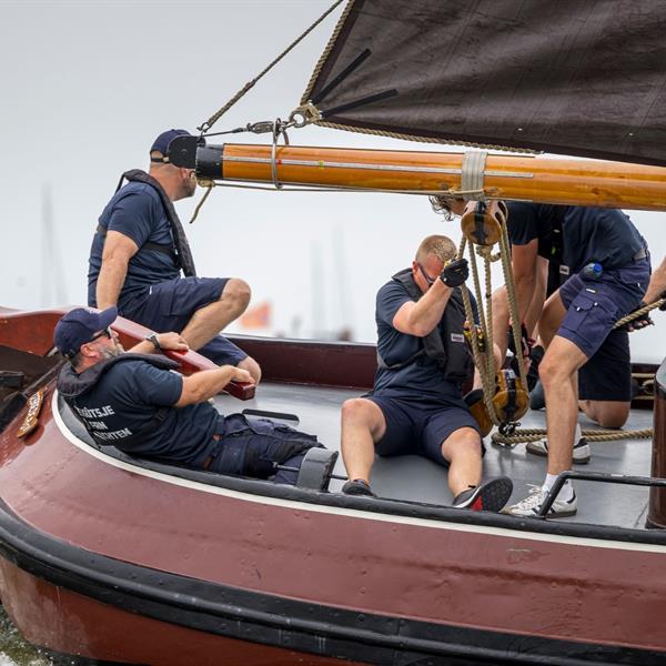 Veel strijd in de Lemster baai | It Skûtsje fan Drachten