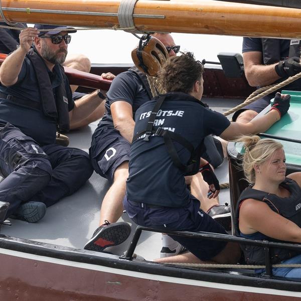 Veel strijd in de Lemster baai | It Skûtsje fan Drachten